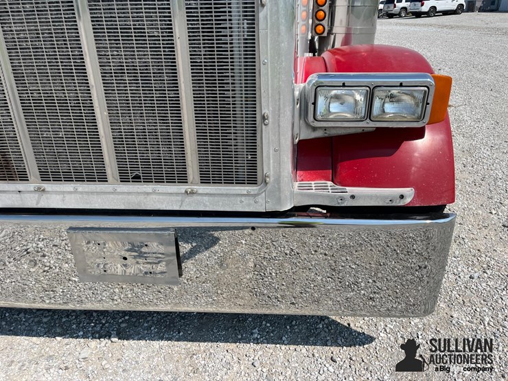 2000-peterbilt-379-image-9