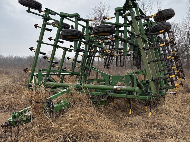 2007-john-deere-2210-image-1