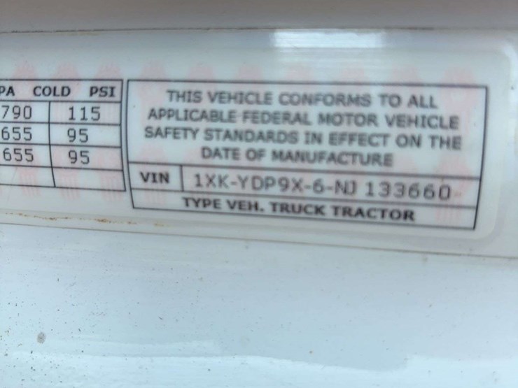 2022-kenworth-t680-image-12