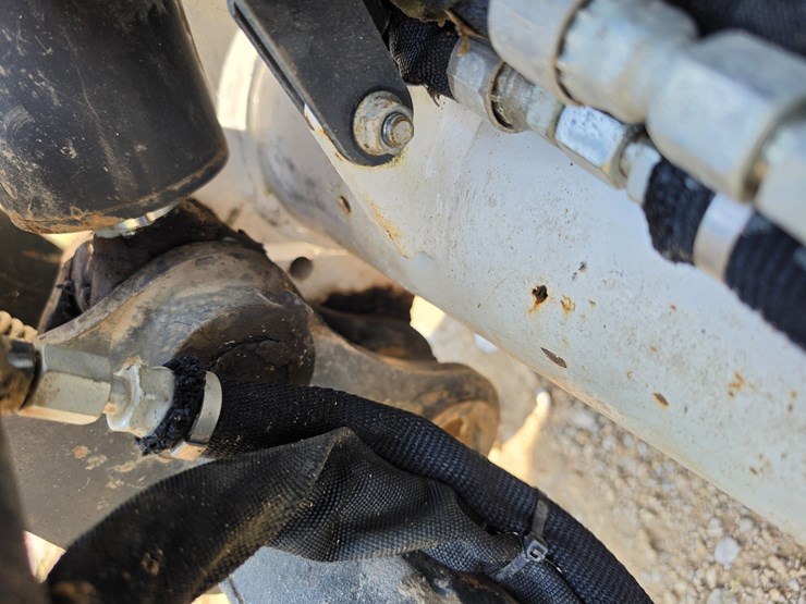 2020-bobcat-t770-image-58