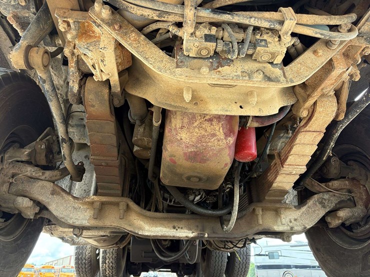 2007-mack-granite-ctp713-image-13