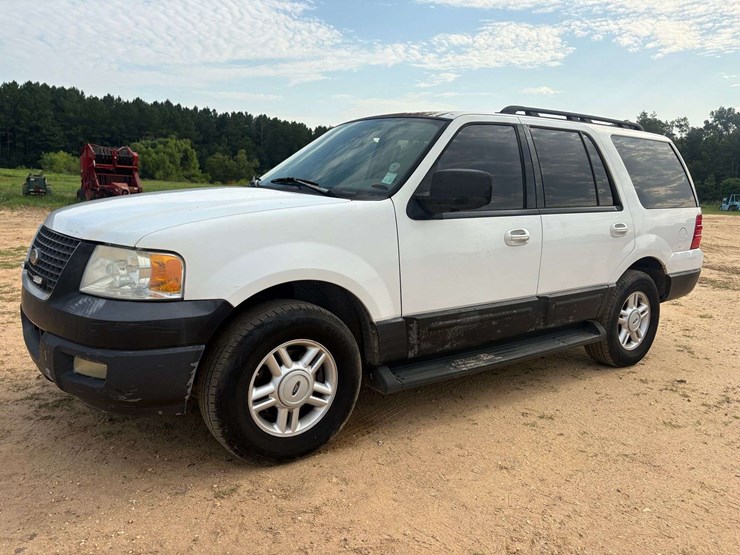2005-ford-expedition-image-1