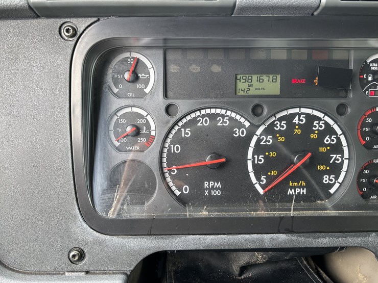 2016-freightliner-cascadia-image-18