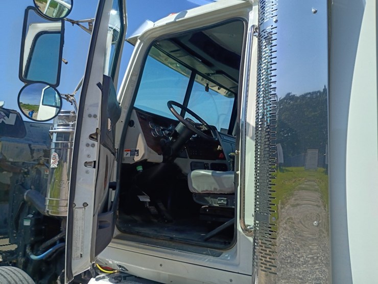 2014-western-star-4900-image-34