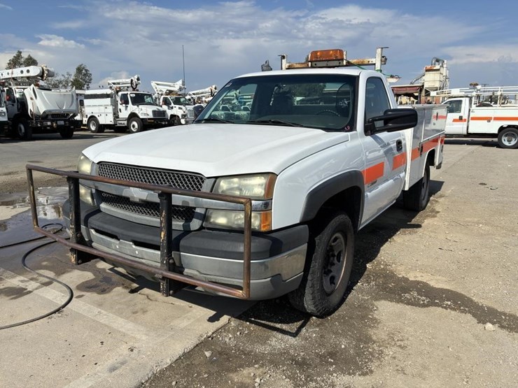2003-chevrolet-silverado-2500-image-1