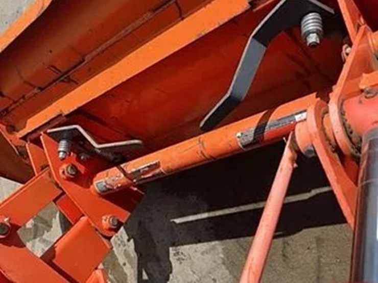 2015-kubota-m5-111d-image-16