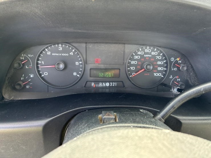 2005-ford-f450-image-19