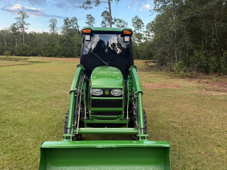 john-deere-3520-image-1