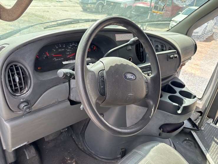 2007-ford-e350-image-8