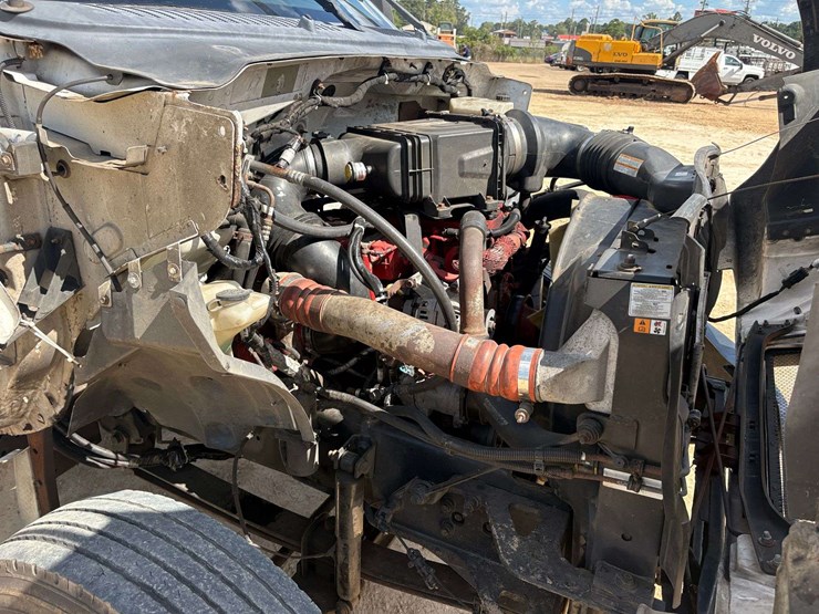 2013-ford-f750-image-31