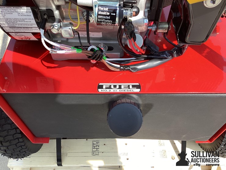 2026-magnum-4000-series-hot-water-pressure-washer-image-9