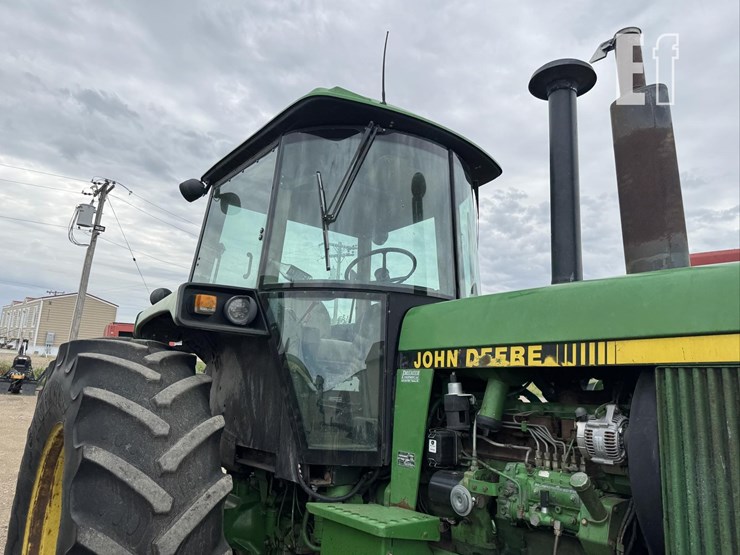 1990-john-deere-4455-image-11