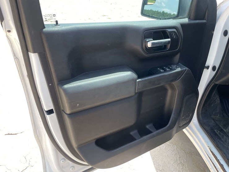2019-chevrolet-silverado-1500-image-10