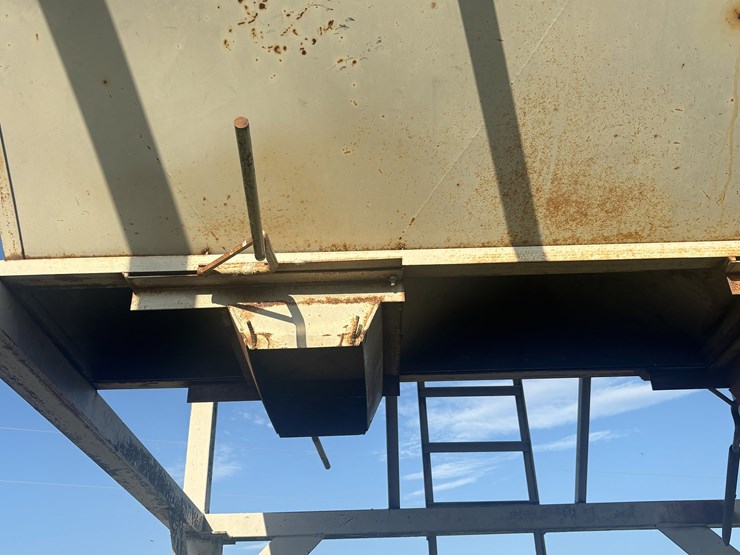 14-ton-overhead-feed-bin-image-5
