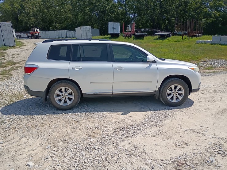 2012-toyota-highlander-image-10