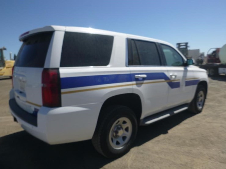 2016-chevrolet-tahoe-image-3