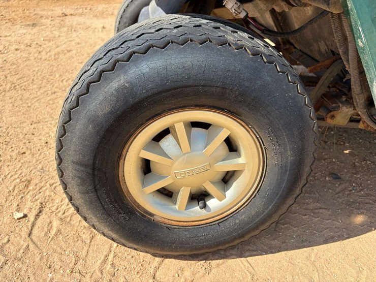 ez-go-2-seater-gas-golf-cart-image-19