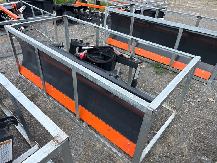 #15-•-84”-hydraulic-skid-steer-blade-image-1
