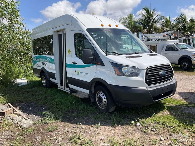 2019-ford-transit-image-2