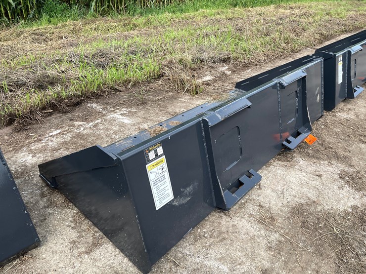 #9815-•-wolverine-82"-bucket-attachment-image-6