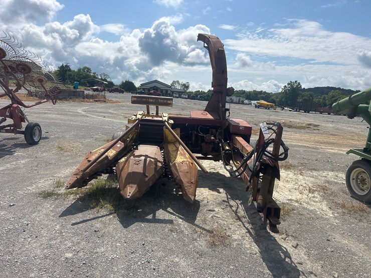 new-holland-782-image-2