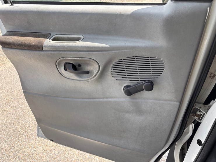 2007-ford-e350-image-9