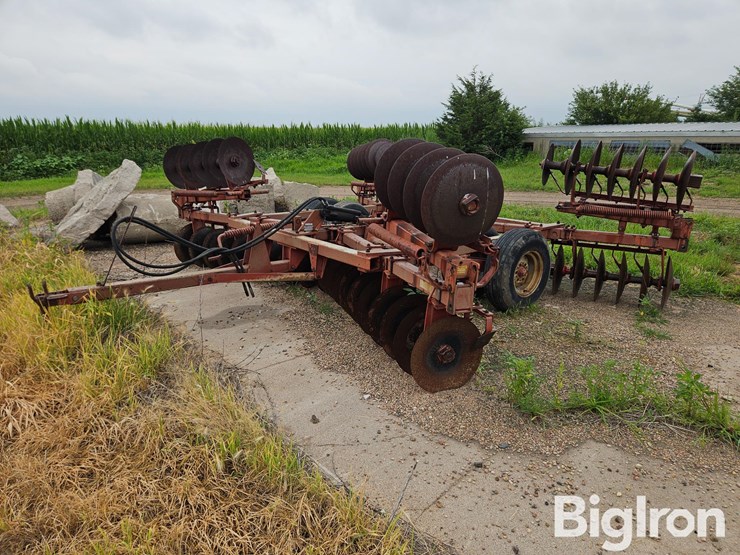 massey-ferguson-620-image-1