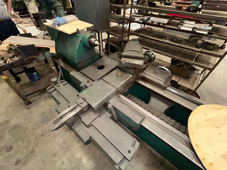 leblond-horizontal-engine-lathe-image-15