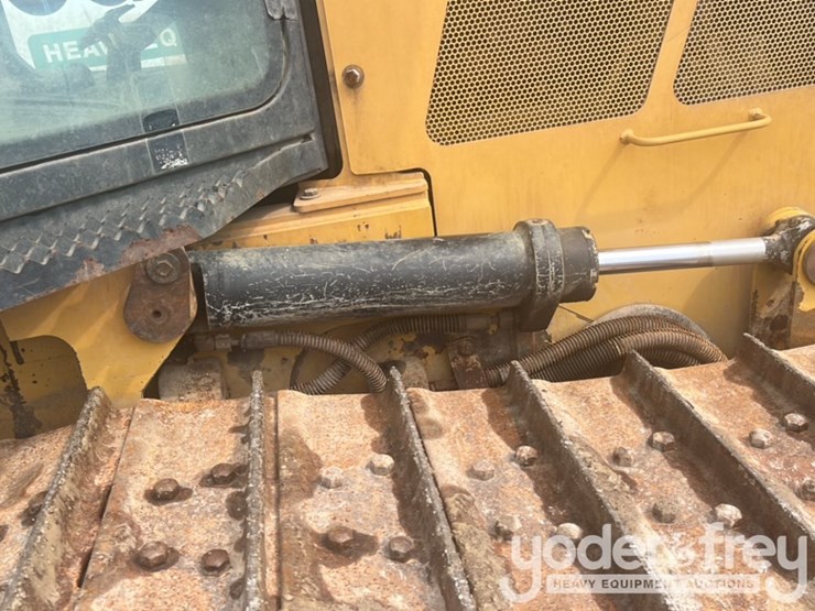 2017-caterpillar-d5k2-xl-image-32