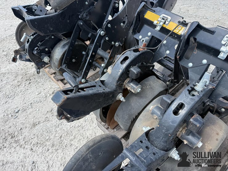 kinze-4000-series-row-units-(bid-per-unit)-image-8