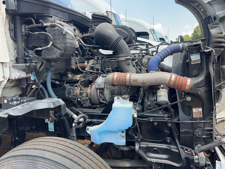 2022-kenworth-t680-image-37