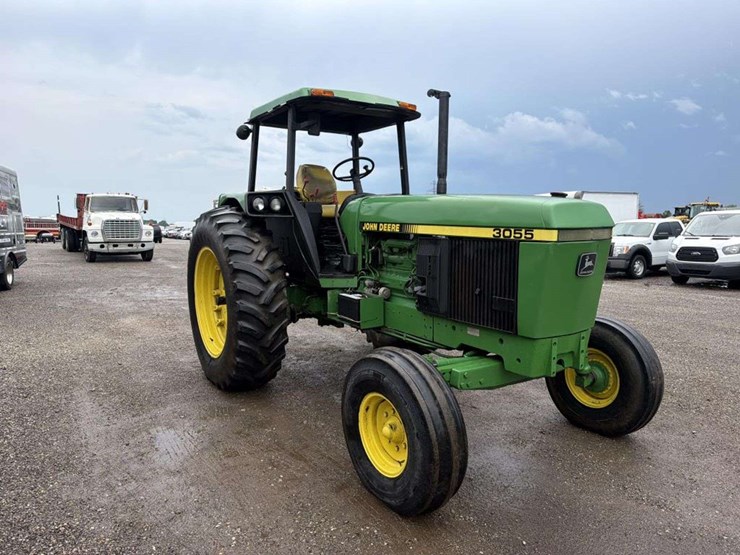 john-deere-3055-image-7