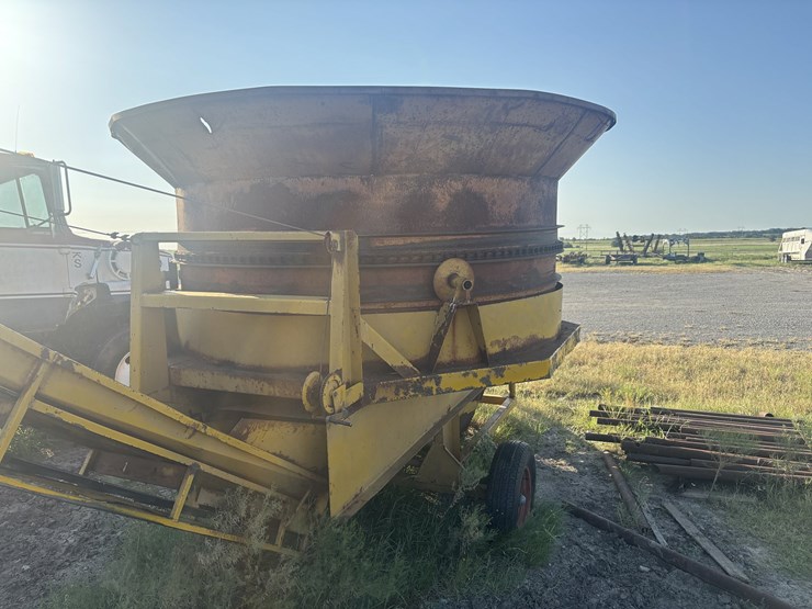 hay-buster-big-bite-tub-grinder-image-7
