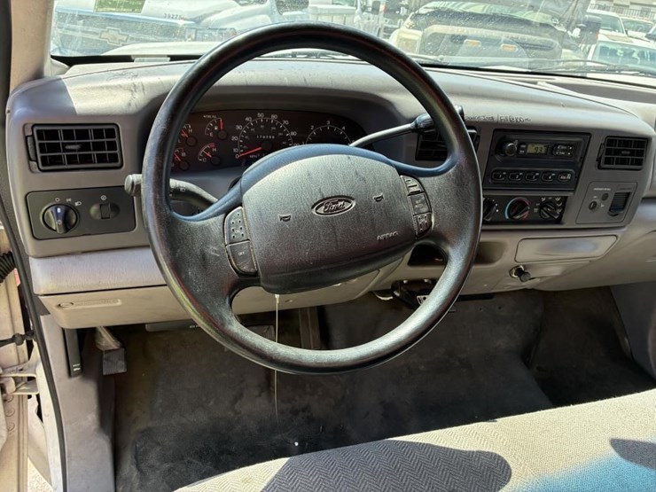 2001-ford-f450-image-27
