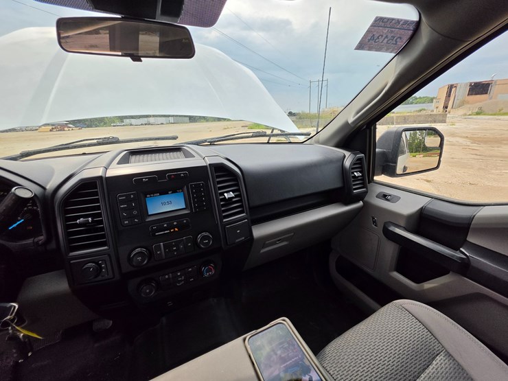 2020-ford-f150-image-34