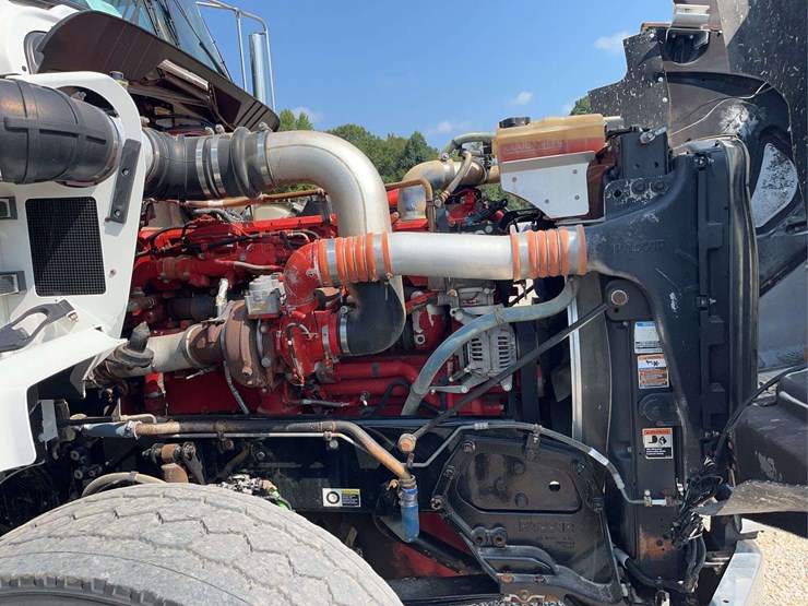 2019-kenworth-t8-series-dump-truck-image-42
