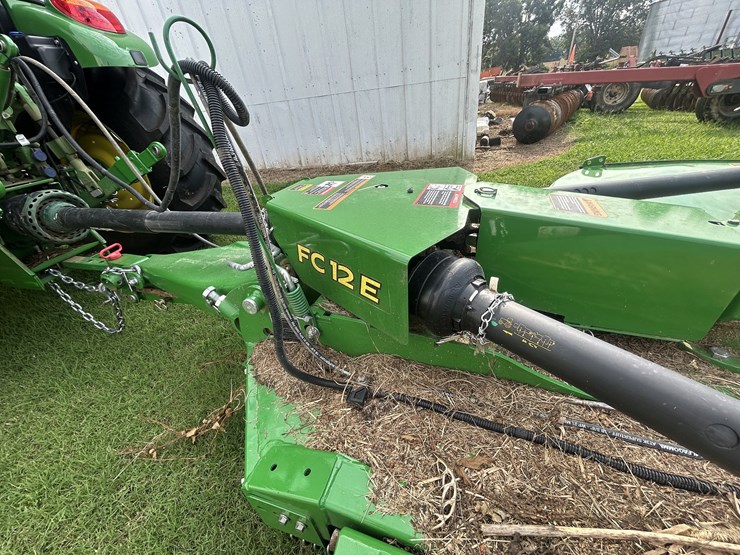 2024-john-deere-fc12e-image-3