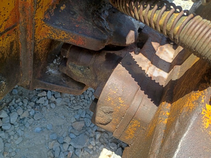 caterpillar-d4c-image-58