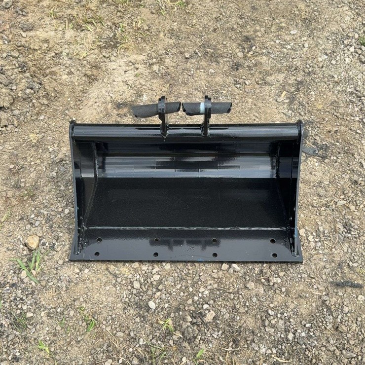22” W Mini Excavator Mud Bucket - Model ZL-11