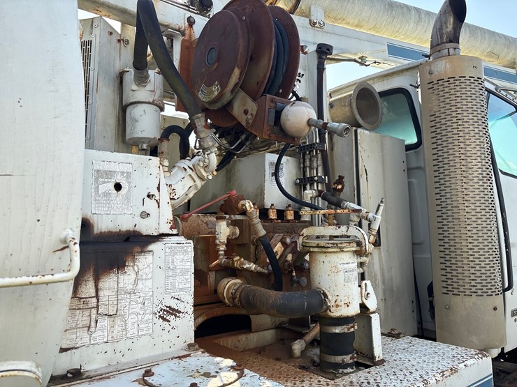 2001-sterling-l7500-image-7