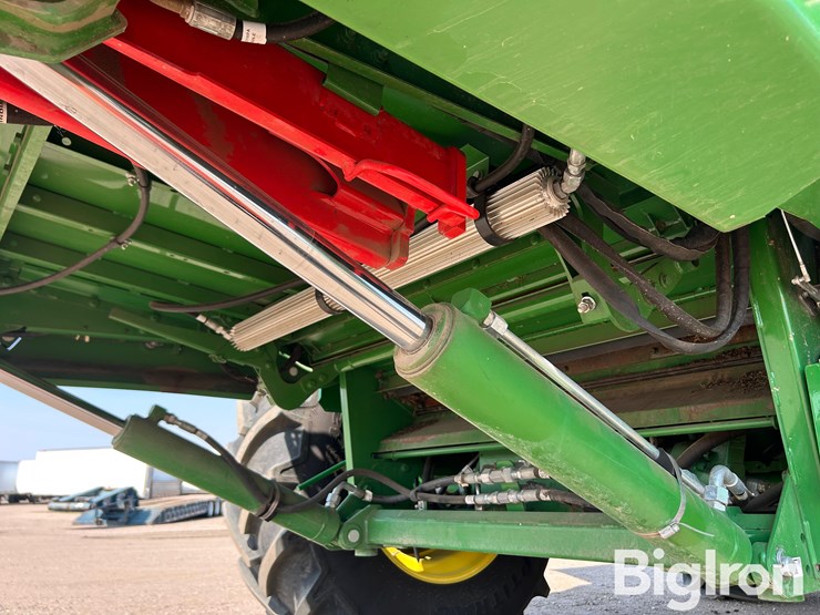 2024-john-deere-s780-image-14