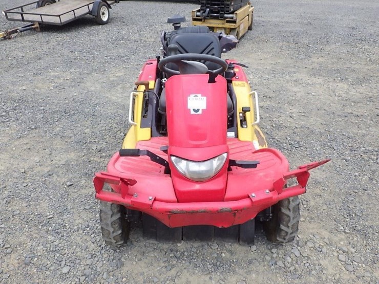 canycom-cmx2402-ride-on-mower-image-2