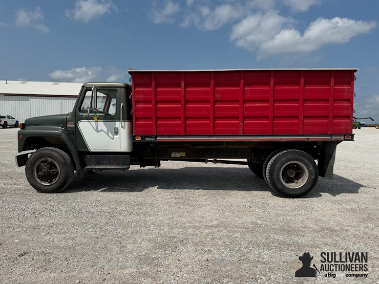 1984-international-s1700-image-8