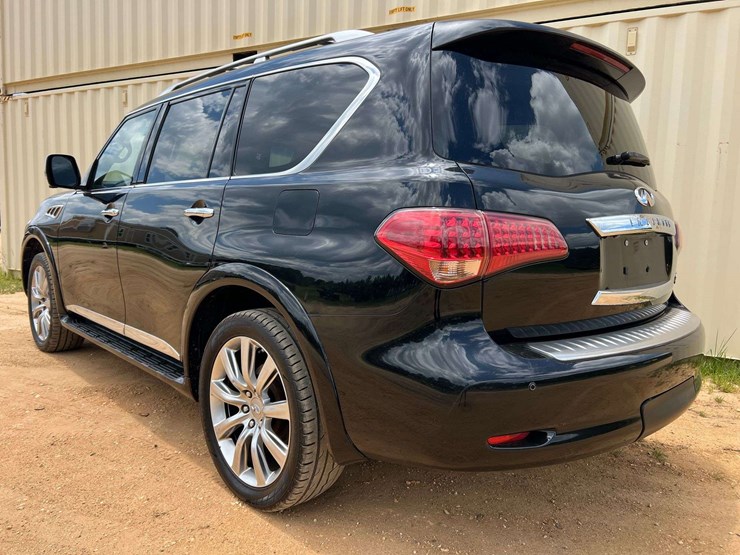 2012-infiniti-qx56-image-2