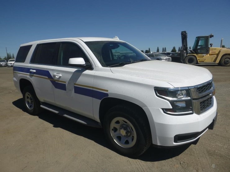 2016-chevrolet-tahoe-image-2