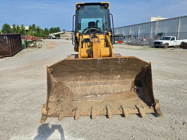 caterpillar-953d-image-24