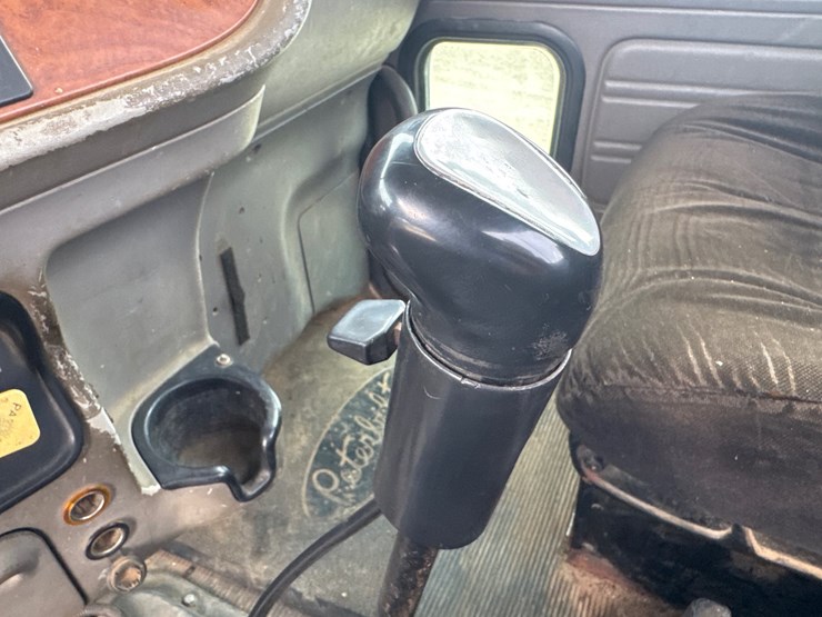 2006-peterbilt-385-image-23