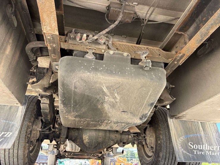 2021-chevrolet-3500hd-image-10