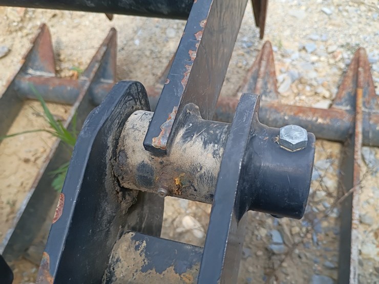 #24622-•-blue-diamond-rock-grapple-bucket-image-20