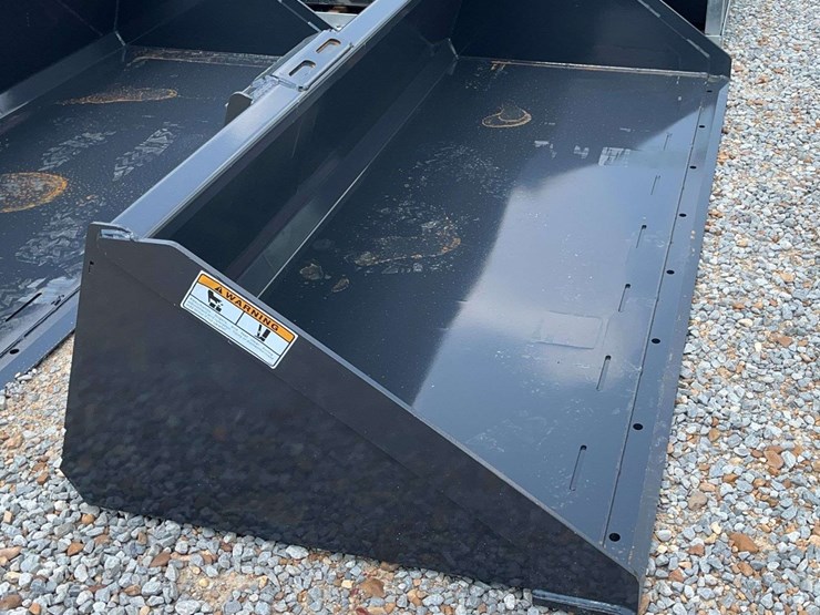 wolverine-skid-steer-84"-bucket-image-5